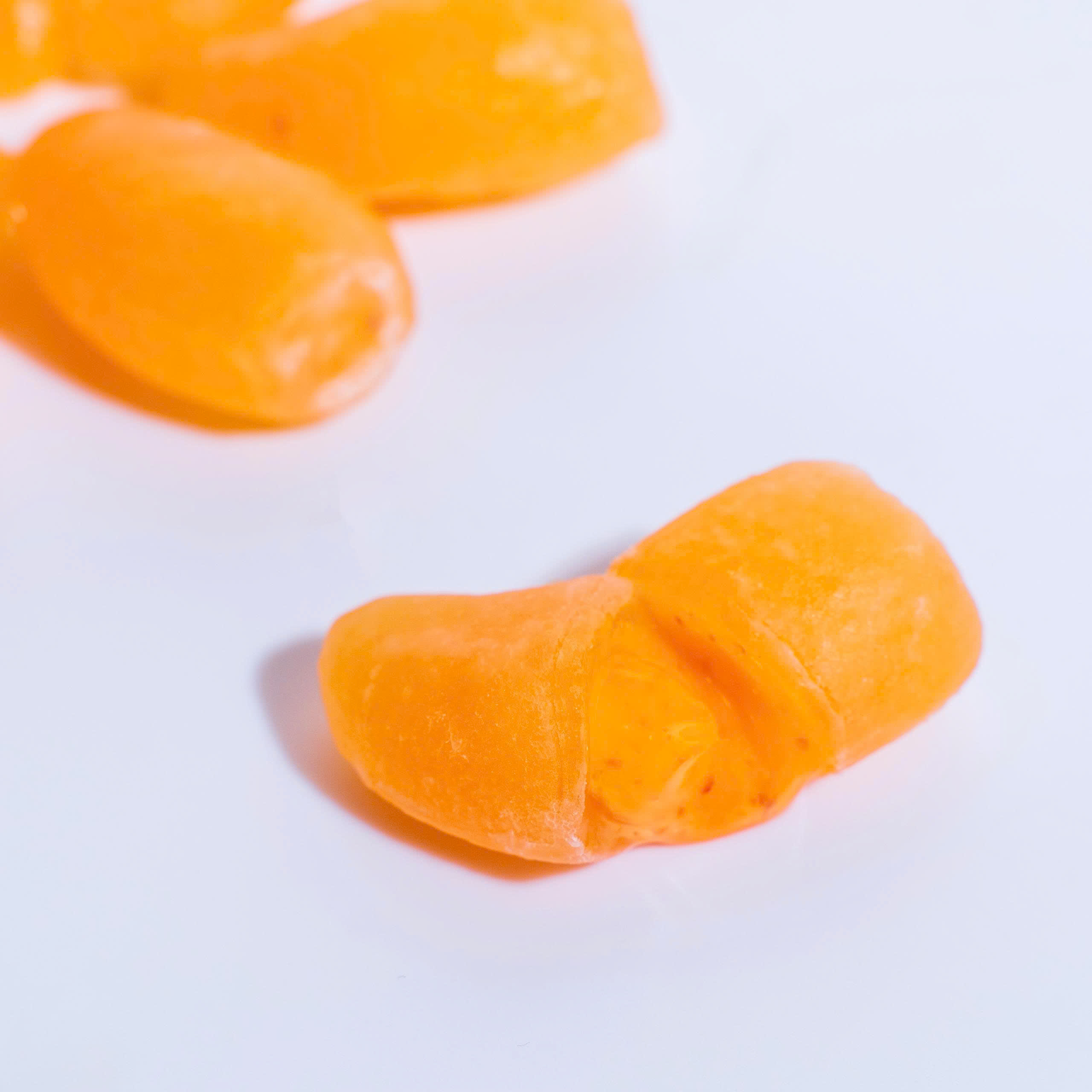 Kẹo Dẻo Xoài Non Lắc Muối Ớt Nhân Sốt Xoài Muối Ớt Tan Chảy Hộp 380g