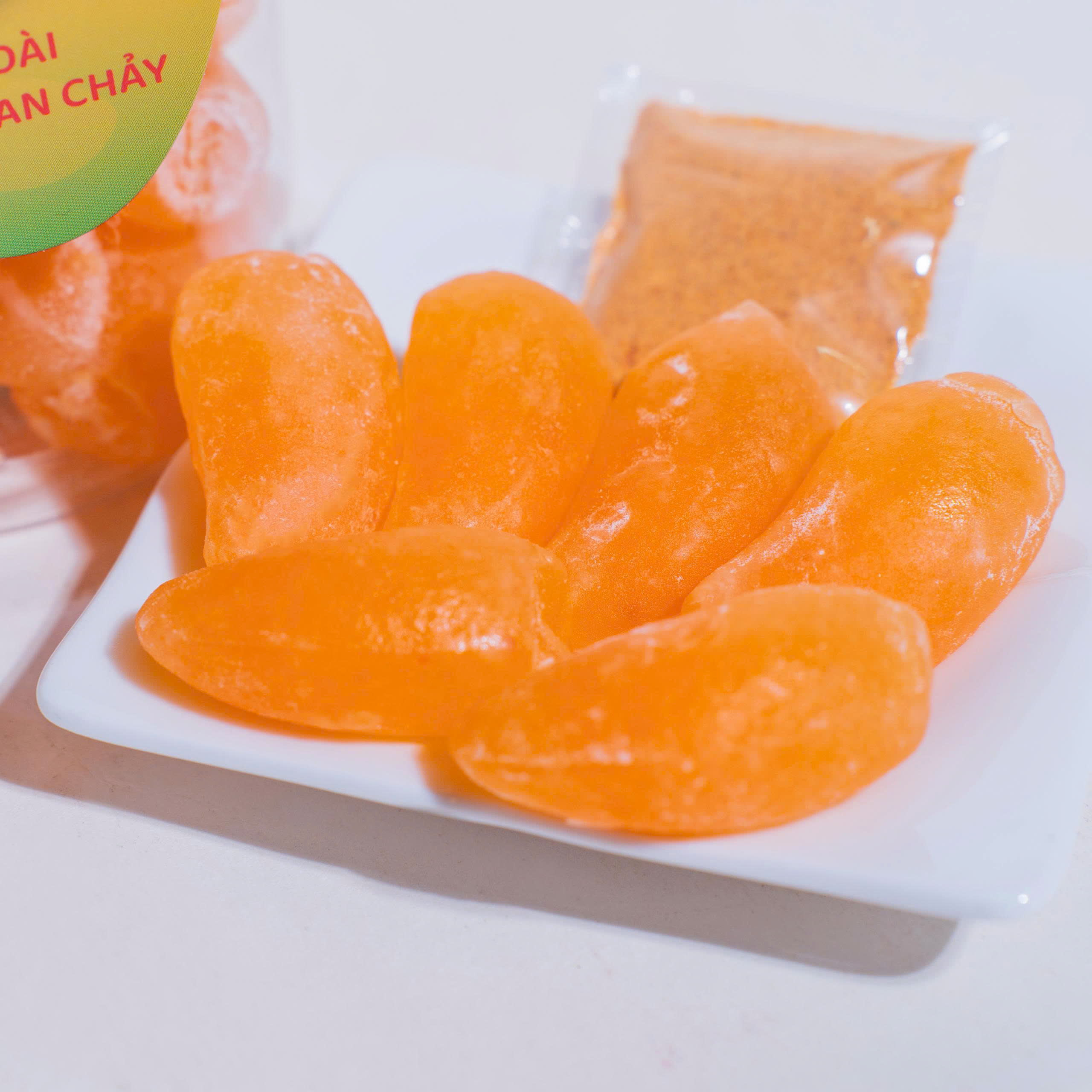 Kẹo Dẻo Xoài Non Lắc Muối Ớt Nhân Sốt Xoài Muối Ớt Tan Chảy Hộp 380g